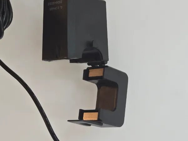 Open stroomklem met aansluitkabel.